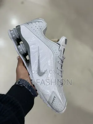 Nike Shox R4