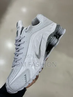Nike Shox R4