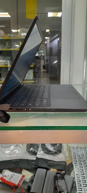 Laptop Dell Vostro 15 3510 8GB Intel Core i7 SSD 512GB