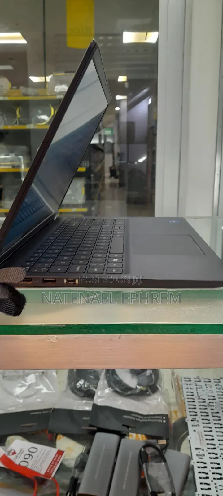 Laptop Dell Vostro 15 3510 8GB Intel Core i7 SSD 512GB