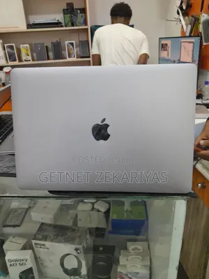 New Laptop Apple MacBook Pro 2019 8GB Intel Core i5 SSD 512GB