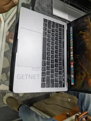 New Laptop Apple MacBook Pro 2019 8GB Intel Core i5 SSD 512GB