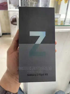 Photo - New Samsung Galaxy Z Flip 3 128 GB Black