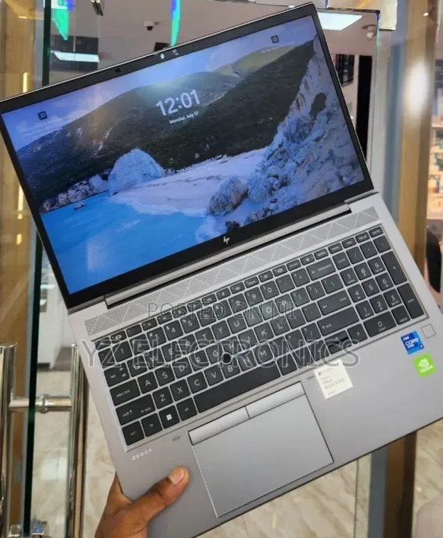 New Laptop HP ZBook Studio G4 16GB Intel Core i7 SSD 512GB