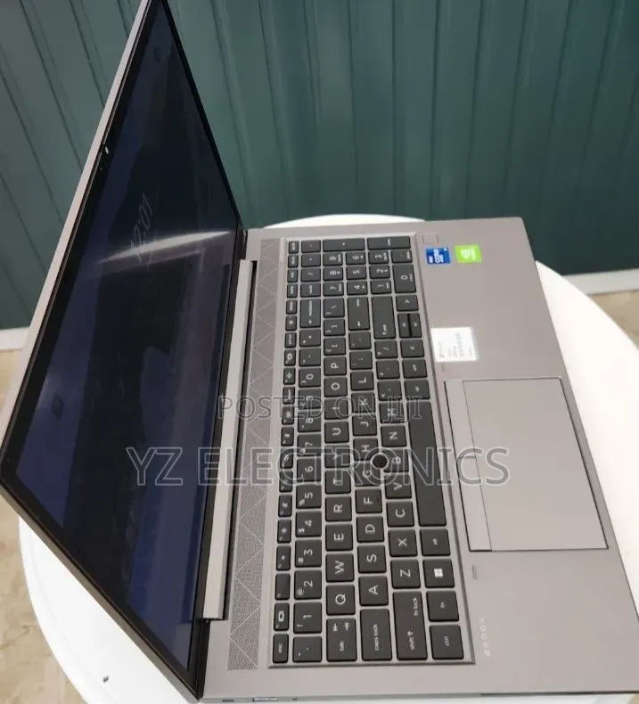New Laptop HP ZBook Studio G4 16GB Intel Core i7 SSD 512GB