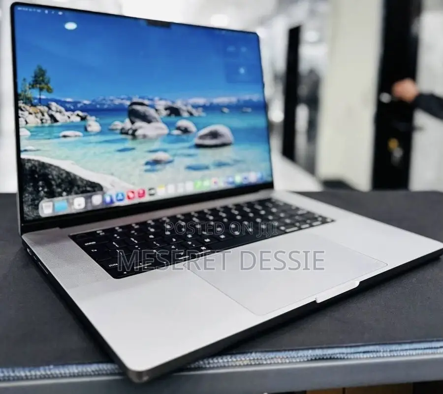New Laptop HP 16GB Apple M1 Pro SSD 512GB