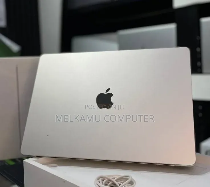 New Laptop Apple MacBook Air 2025 M4 16GB Apple M4 SSD 256GB