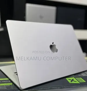 New Laptop Apple MacBook Air 2025 M4 24GB Apple M4 SSD 512GB
