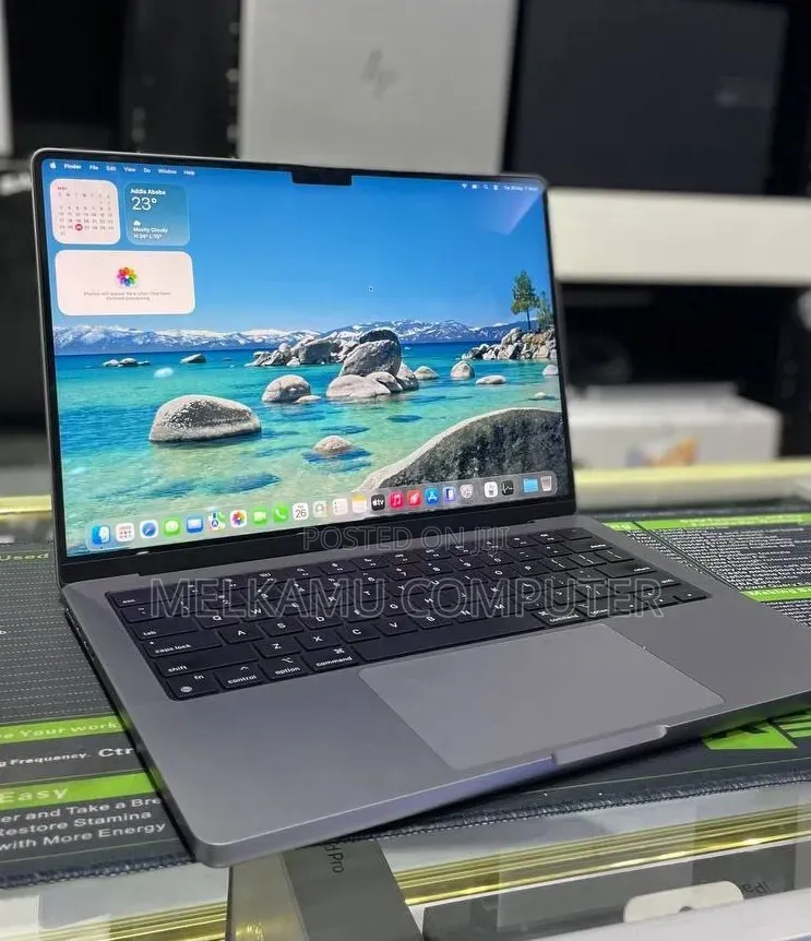 New Laptop Apple MacBook Pro 2023 M3 8GB Apple M3 SSD 512GB