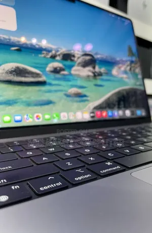 New Laptop Apple MacBook Pro 2023 M3 8GB Apple M3 SSD 512GB