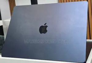 New Laptop Apple MacBook Air 2025 M4 16GB Apple M4 SSD 256GB