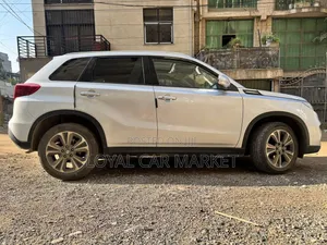 Suzuki Vitara 2021 Silver