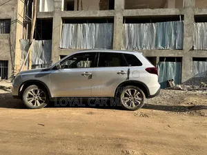 Suzuki Vitara 2021 Silver