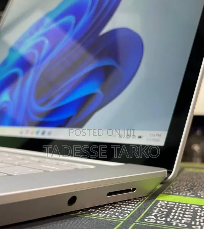 New Laptop Microsoft Surface 16GB Intel Core Ultra 7 SSD 512GB