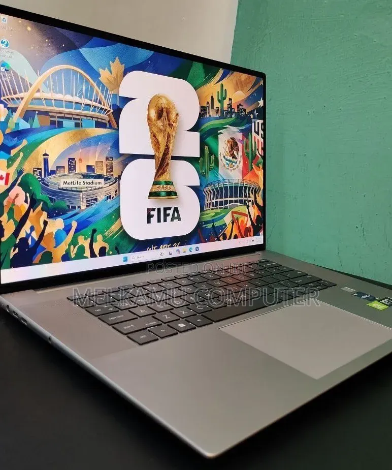 New Laptop HP ZBook Studio 16GB Intel Core i9 SSD 512GB