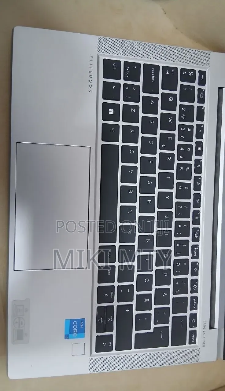 New Laptop HP EliteBook x360 1030 G8 16GB Intel Core i5 SSD 512GB