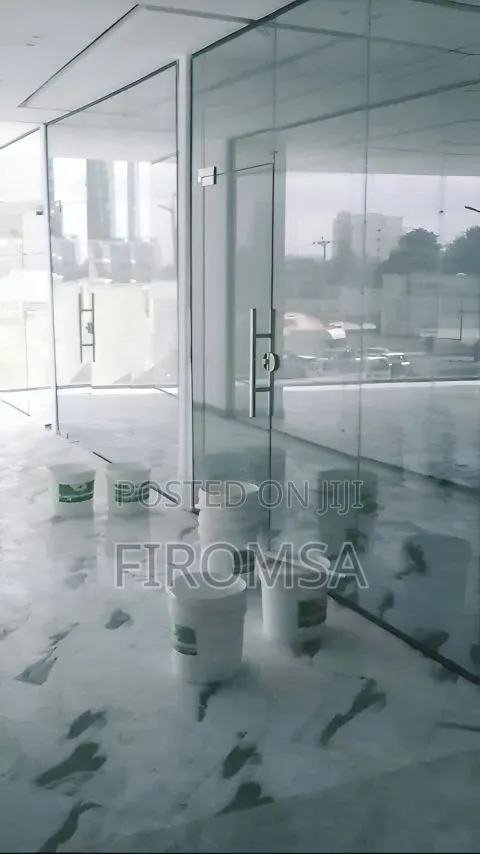 Mixed Use Commercial Building for Rent