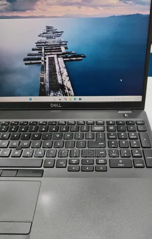 New Laptop Dell Precision 3541 16GB Intel Core i7 SSD 512GB