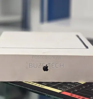 New Laptop Apple MacBook Air 2025 M4 16GB Apple M4 SSD 256GB