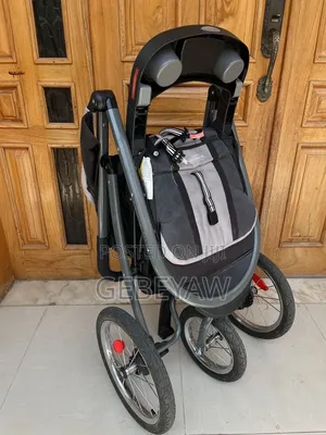 Graco-3-Wheel Jogging Stroller