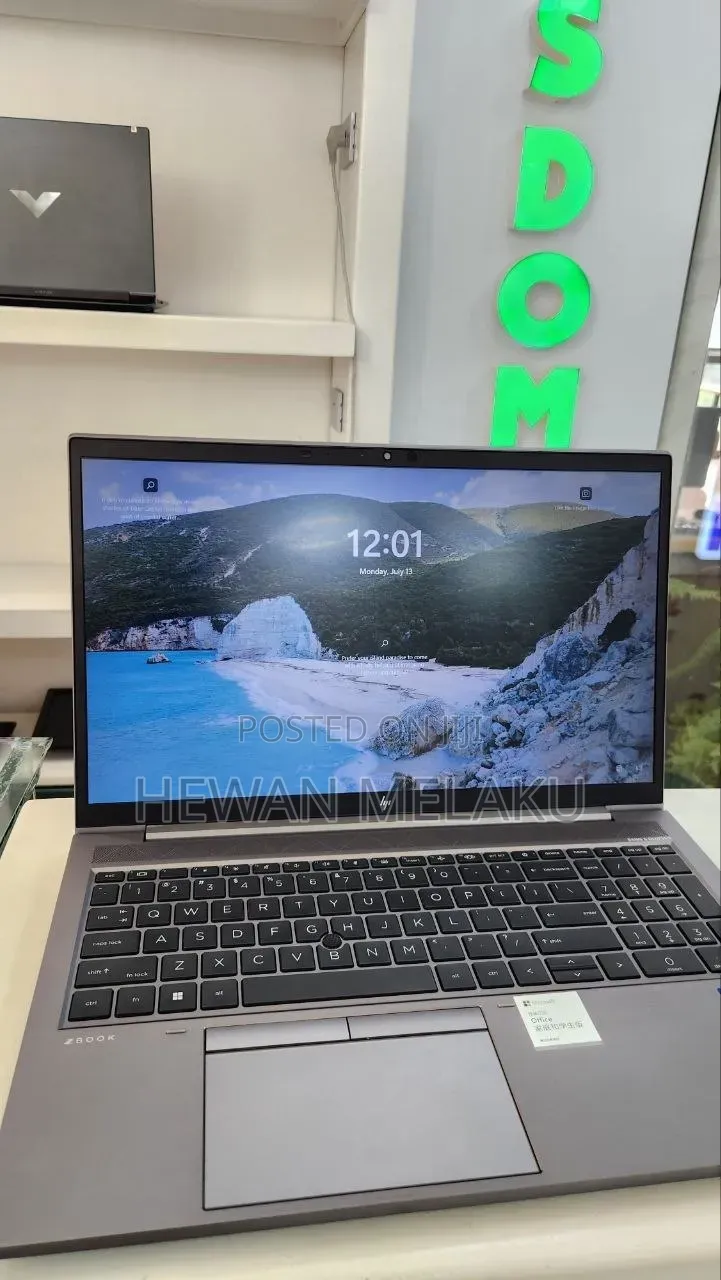 New Laptop HP ZBook 14 16GB Intel Core i7 SSD 512GB