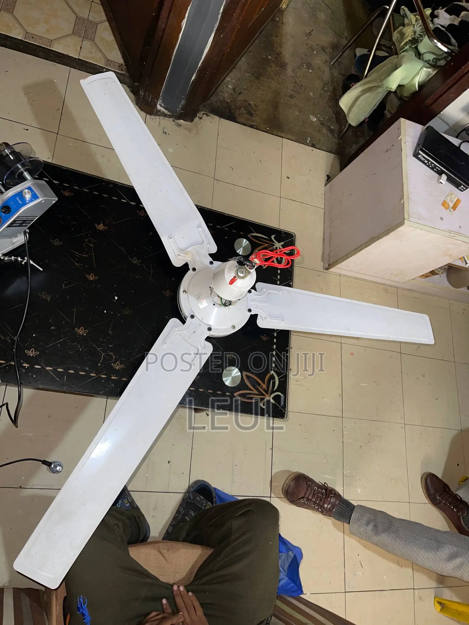Fan/Metal Ceiling