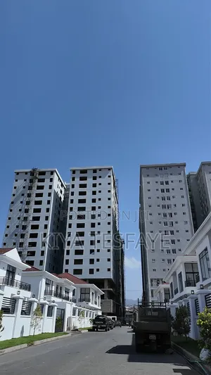 3bdrm Apartment in ሠሚት 72, Bole for sale