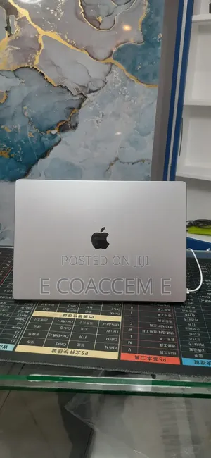 New Laptop Apple MacBook 32GB SSD 512GB