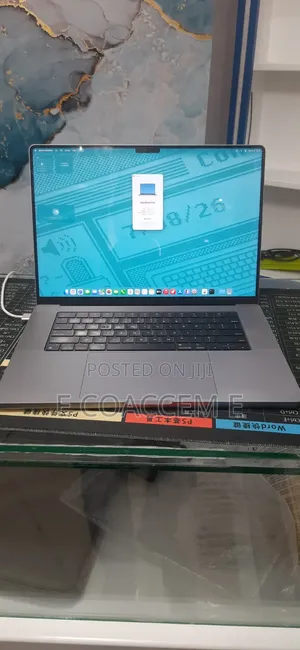 New Laptop Apple MacBook 32GB SSD 512GB