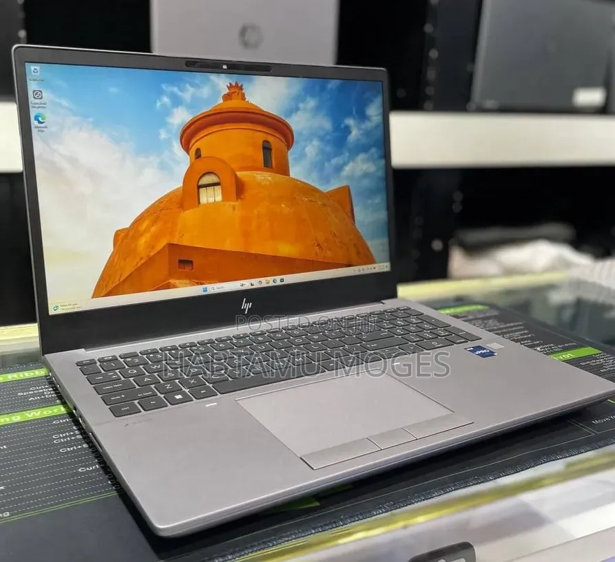 New Laptop HP ZBook Power G7 32GB Intel Core i9 SSD 512GB