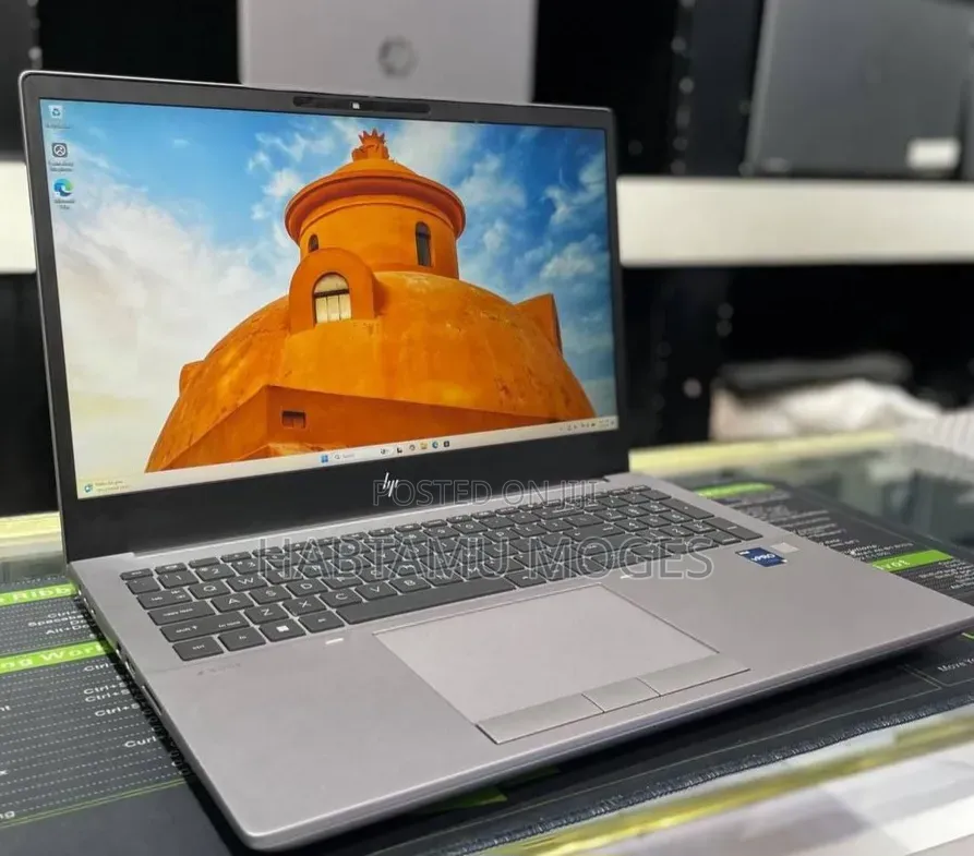 New Laptop HP ZBook Power G7 32GB Intel Core i9 SSD 512GB