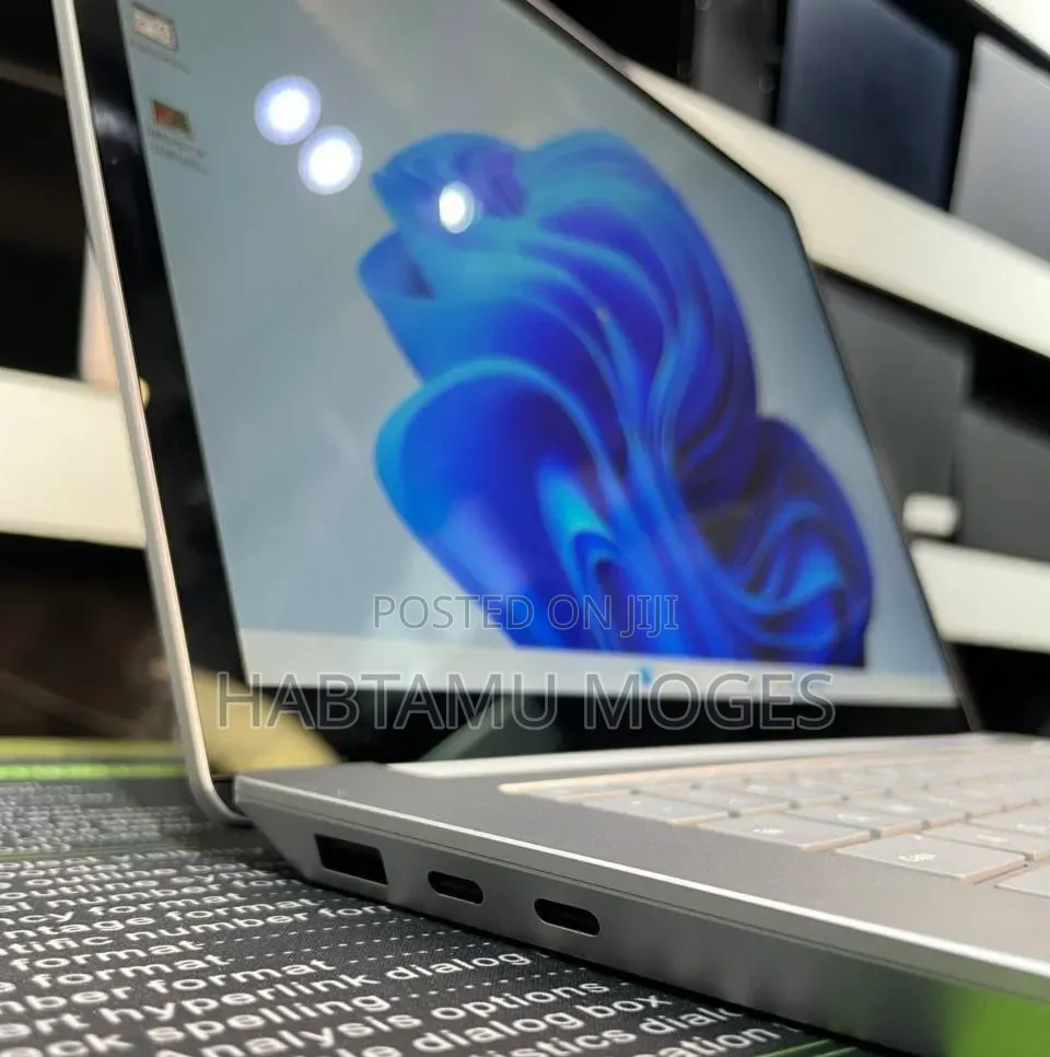 New Laptop Microsoft Surface 16GB Intel Core Ultra 7 SSD 512GB