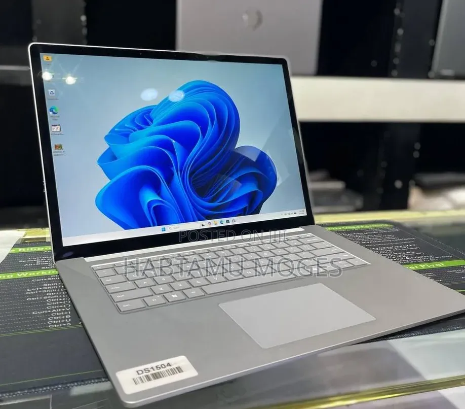 New Laptop Microsoft Surface 16GB Intel Core Ultra 7 SSD 512GB