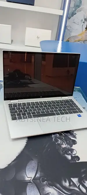 New Laptop HP EliteBook 1040 G8 16GB Intel Core i7 SSD 512GB