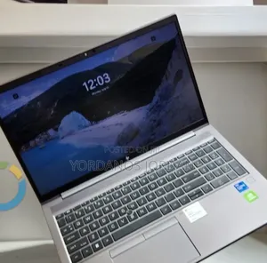 New Laptop HP ZBook Firefly G8 16GB Intel Core i7 SSD 512GB