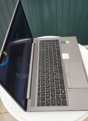 New Laptop HP ZBook Firefly G8 16GB Intel Core i7 SSD 512GB