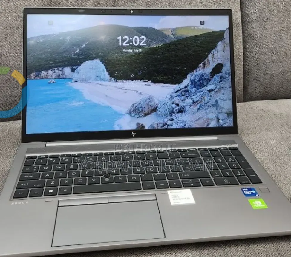 New Laptop HP ZBook Firefly G8 16GB Intel Core i7 SSD 512GB
