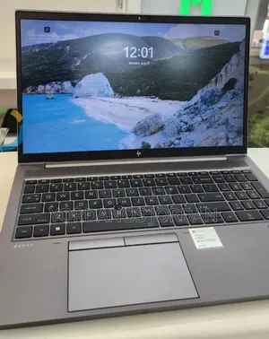 New Laptop HP ZBook Firefly G8 16GB Intel Core i7 SSD 512GB