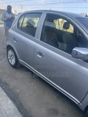Toyota Vitz 2001 Silver