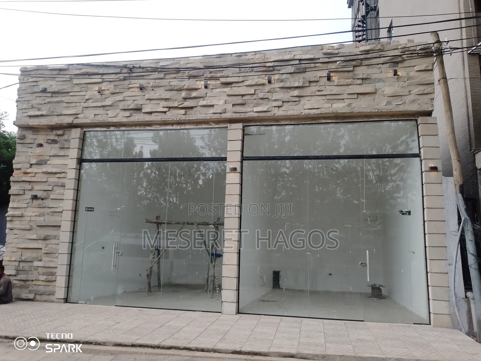 Rent Shop for Any Purpose Lamberet
