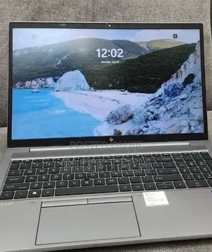 New Laptop HP ZBook Firefly G8 16GB Intel Core i7 SSD 512GB