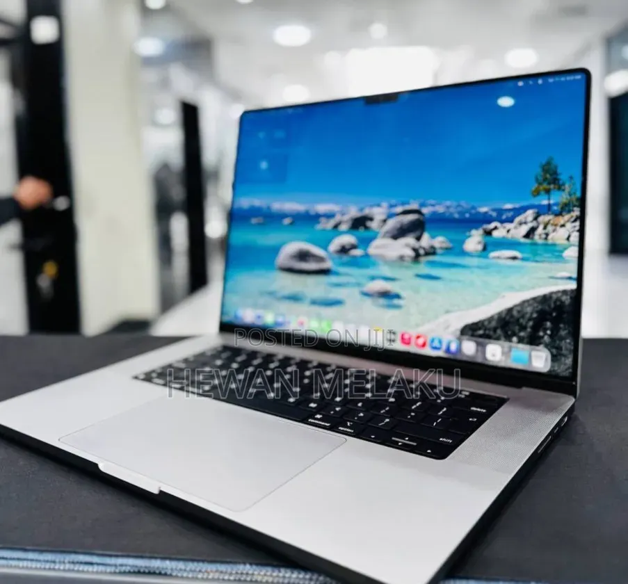 New Laptop Apple MacBook Pro 2021 M1 16GB Apple M1 Pro SSD 512GB