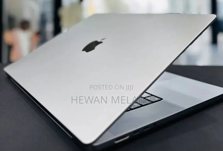 New Laptop Apple MacBook Pro 2021 M1 16GB Apple M1 Pro SSD 512GB