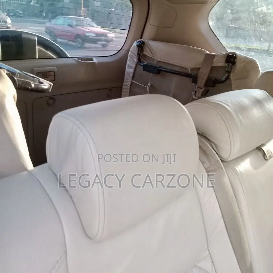 Toyota Land Cruiser 2011 White