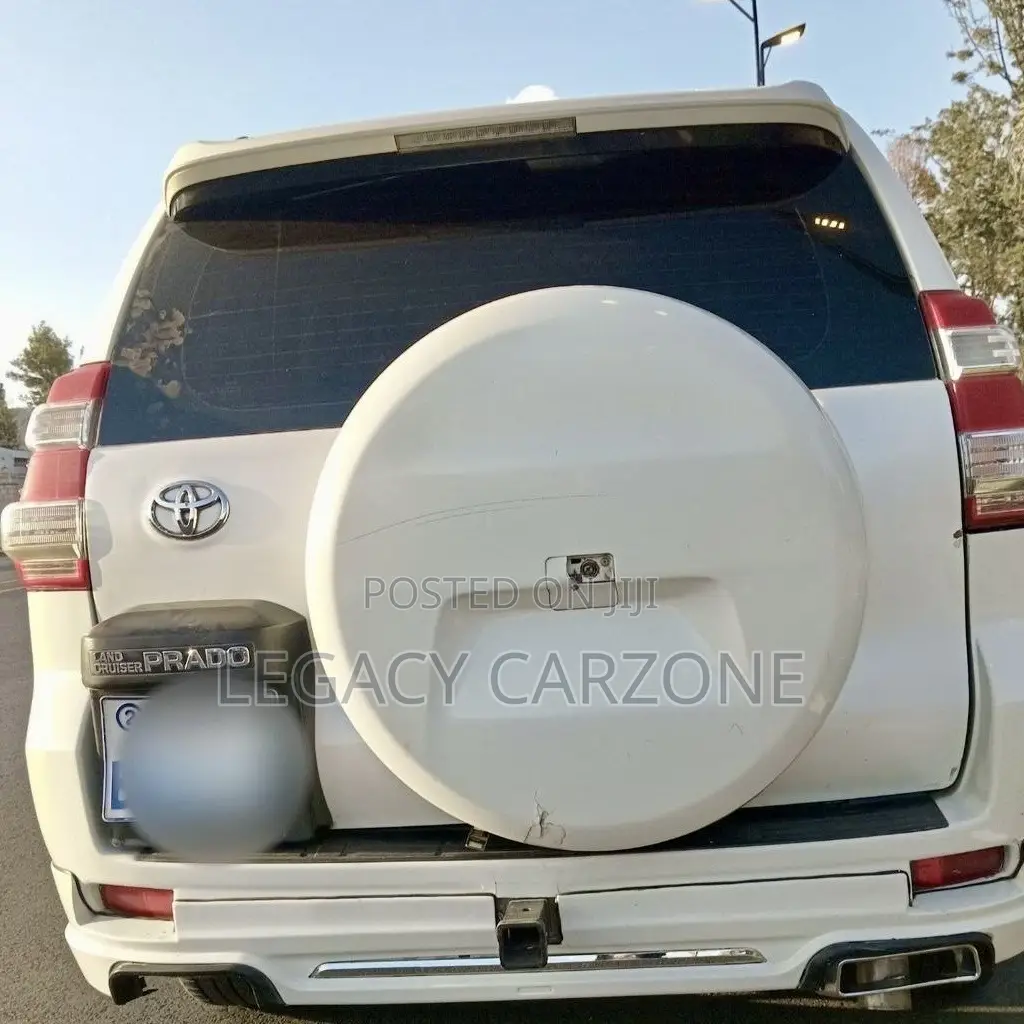Toyota Land Cruiser 2011 White