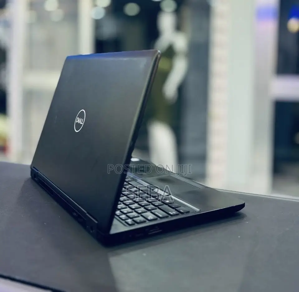 Laptop Dell Latitude 5590 8GB Intel Core i7 SSD 256GB
