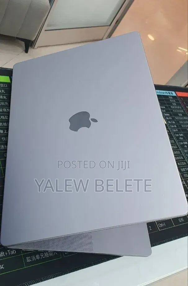 New Laptop Apple MacBook Pro 32GB Apple M1 Max SSD 1T