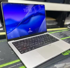 New Laptop Apple MacBook Pro 2021 M1 16GB Apple M1 Pro SSD 512GB