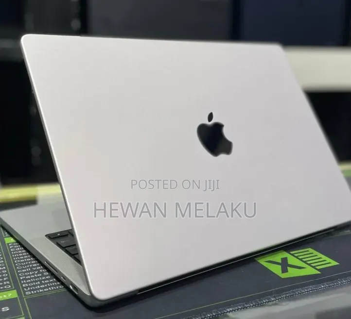 New Laptop Apple MacBook Pro 2021 M1 16GB Apple M1 Pro SSD 512GB