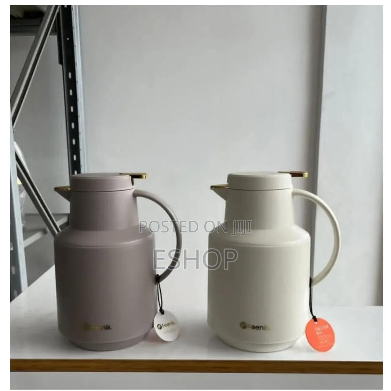 Sleek Vacuum Pitcher for All‐Day Drinks